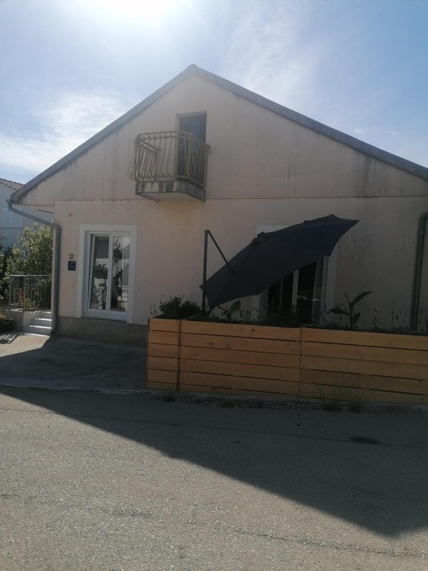 Haeuschen Am Meer Vodice Exterior photo